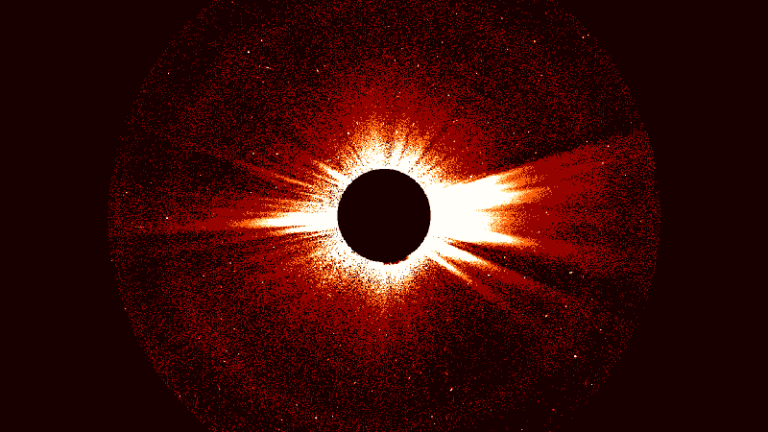 2 spacecraft captured the waves that can heat and accelerate the solar wind

